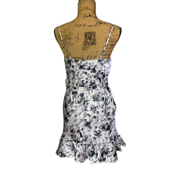 EXPRESS Black & White Floral Mini Dress - NWT - Picture 10 of 16